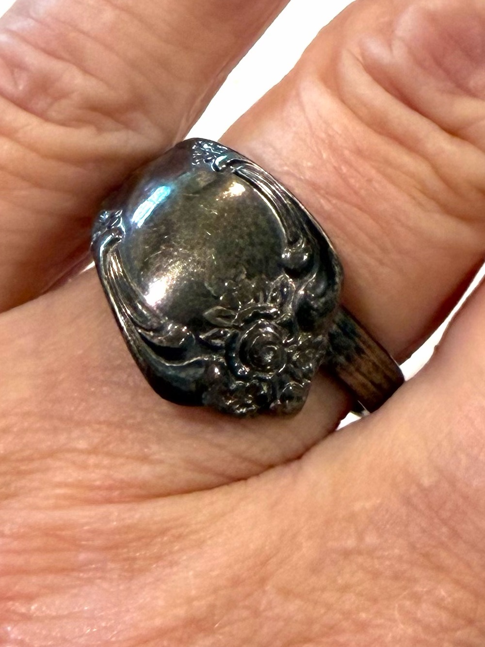 Vintage WM A Rogers Oneida Stamped Spoon Ring Floral Wrap Natural Patina Size 5